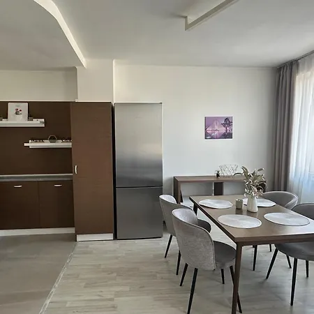 Prime 2-bedroom Apartment *